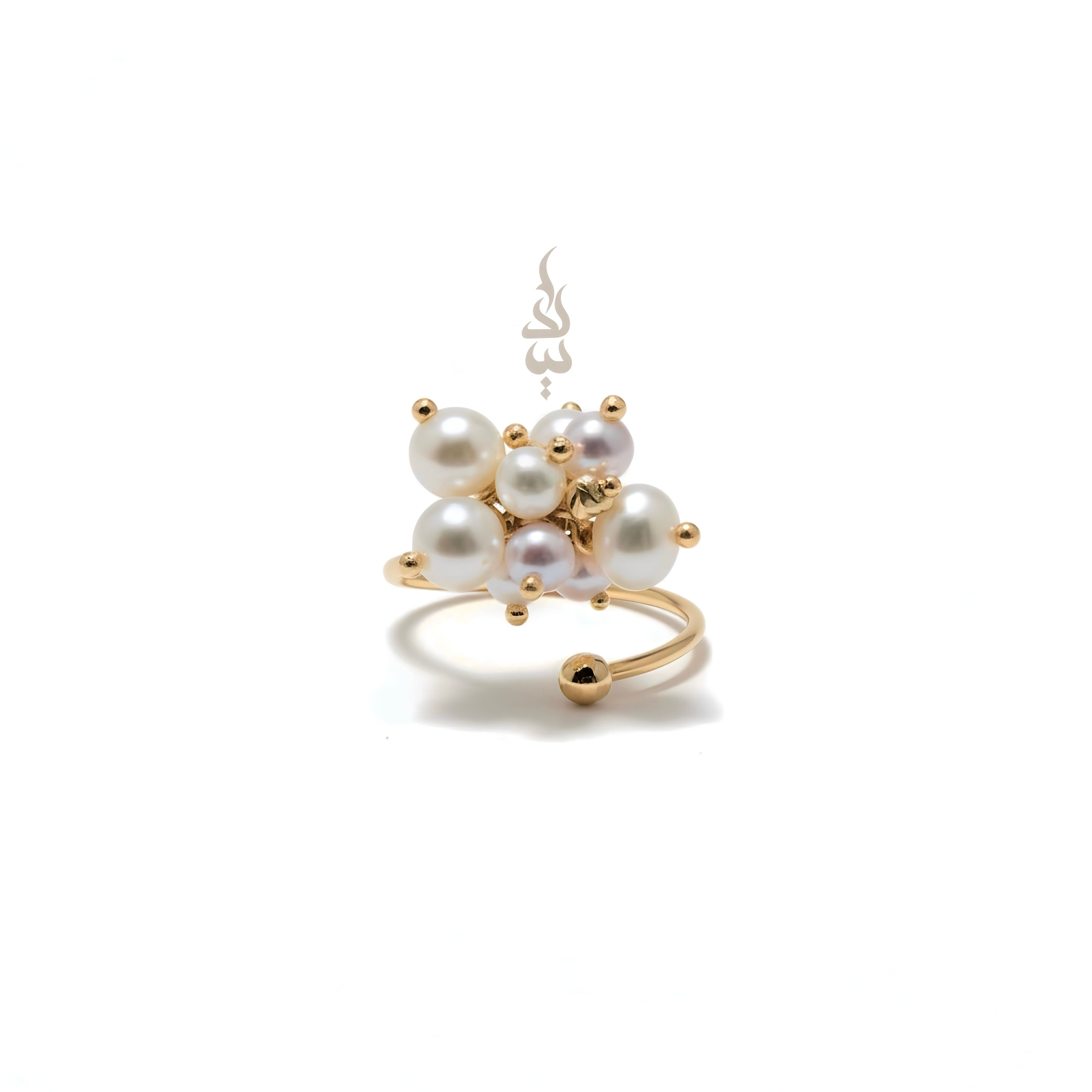18K gold ring crafted with natural pearls